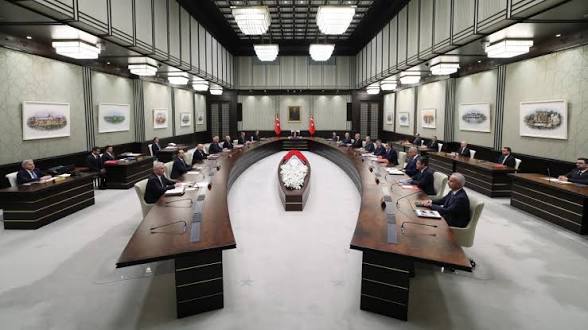 Kabine bugün toplanıyor: Bayram tatili ve yeni paket Külliye’de